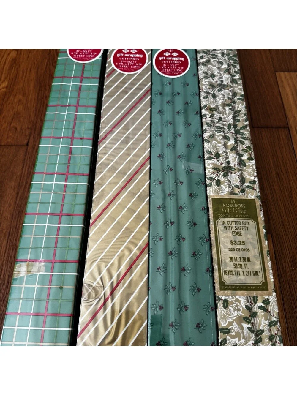 Vintage Lot Of 4 Christmas Wrapping Paper Box With Cut Edge New And Sealed